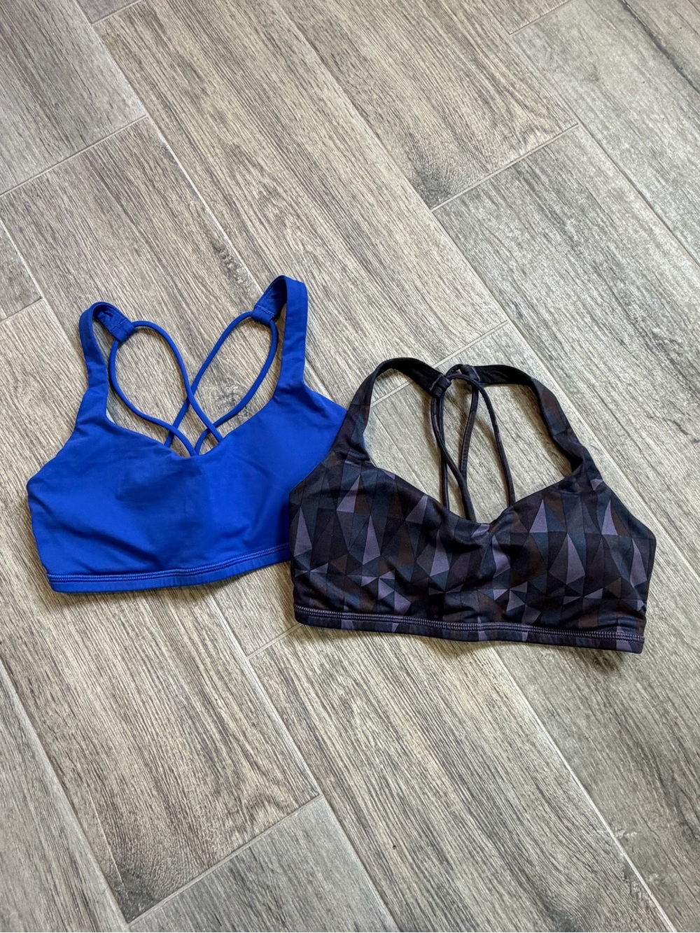 Lululemon Lot Of 2 Size 4 Free to Be Sports Bras Stained Glass And Solid Blue